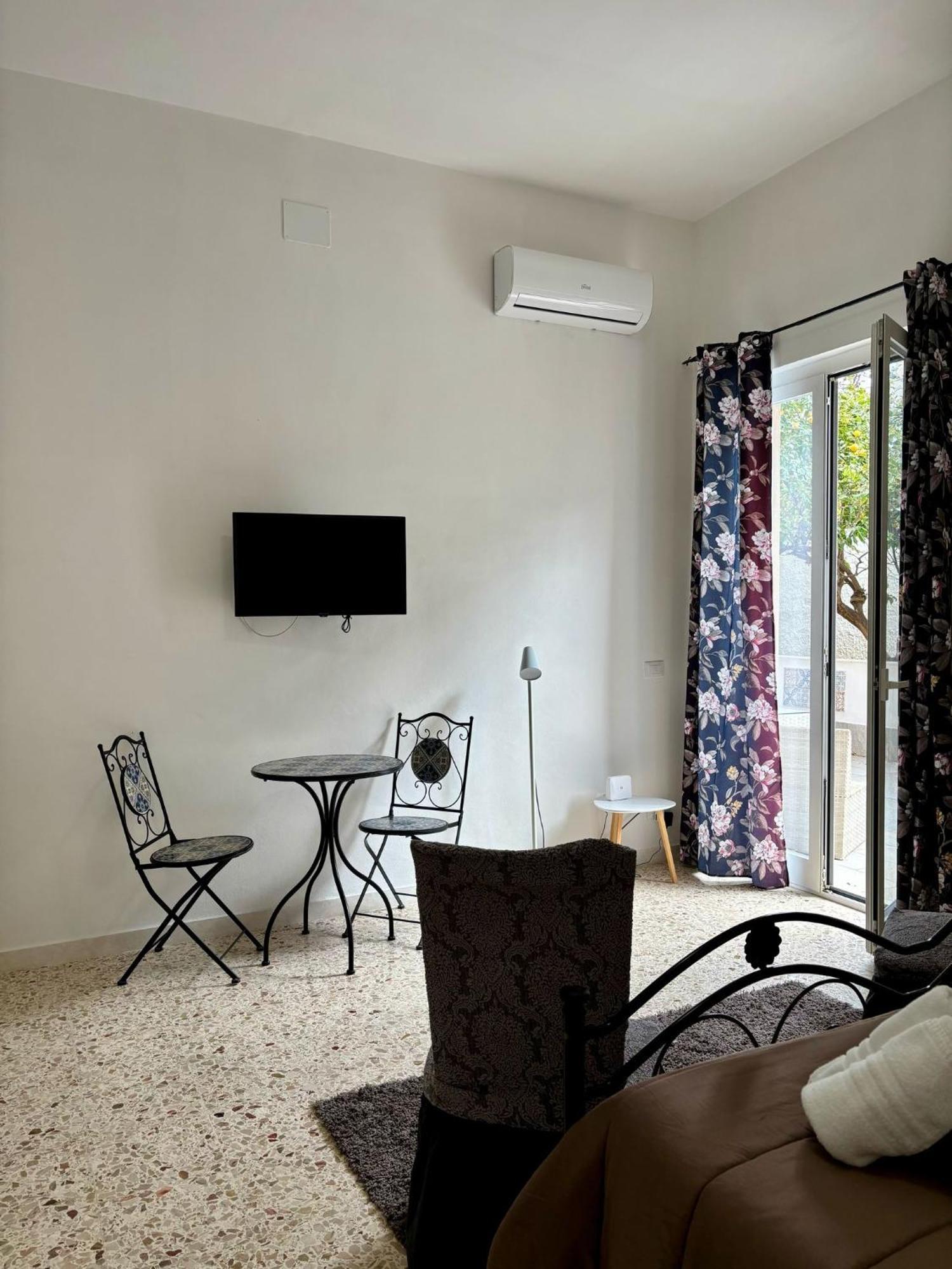 Residence Prato Erice Bagian luar foto